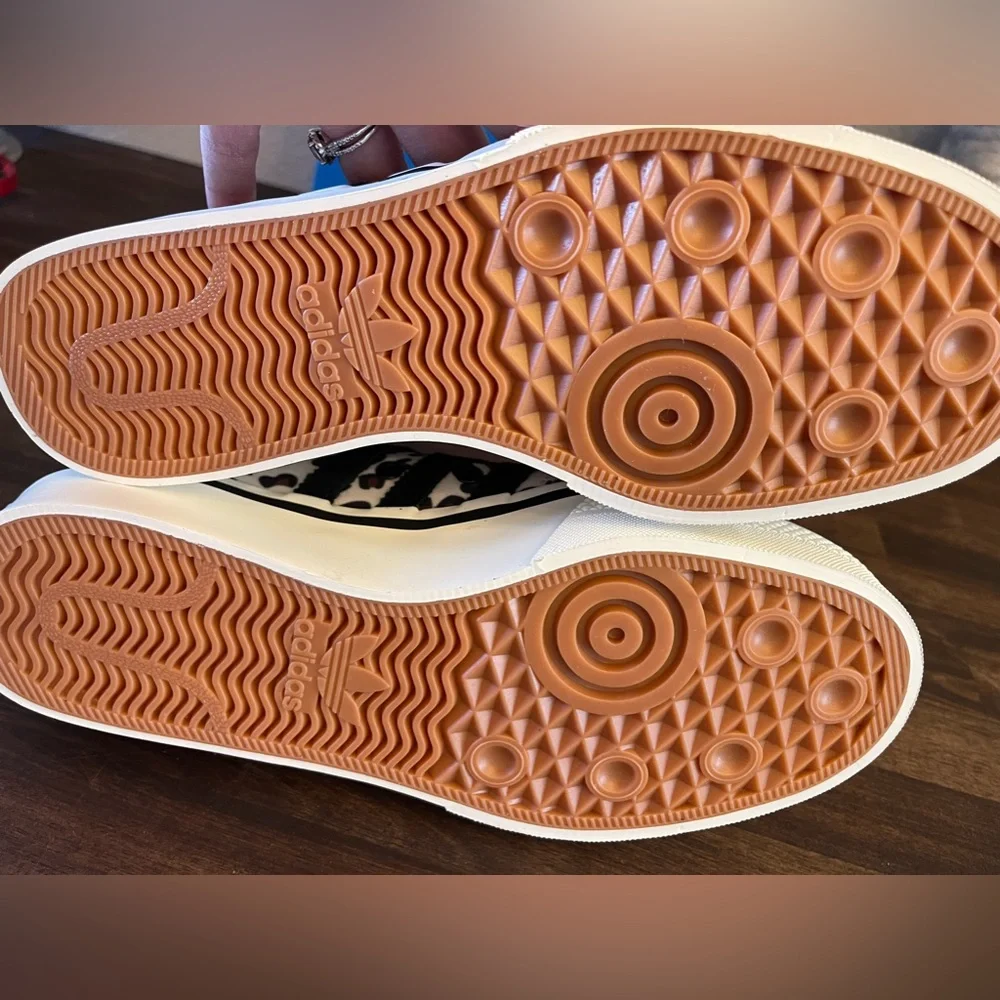 New in box Adidas sneakers women’s size 8.5 Nizza‎ Platform Mid cheetah shoes 🖤